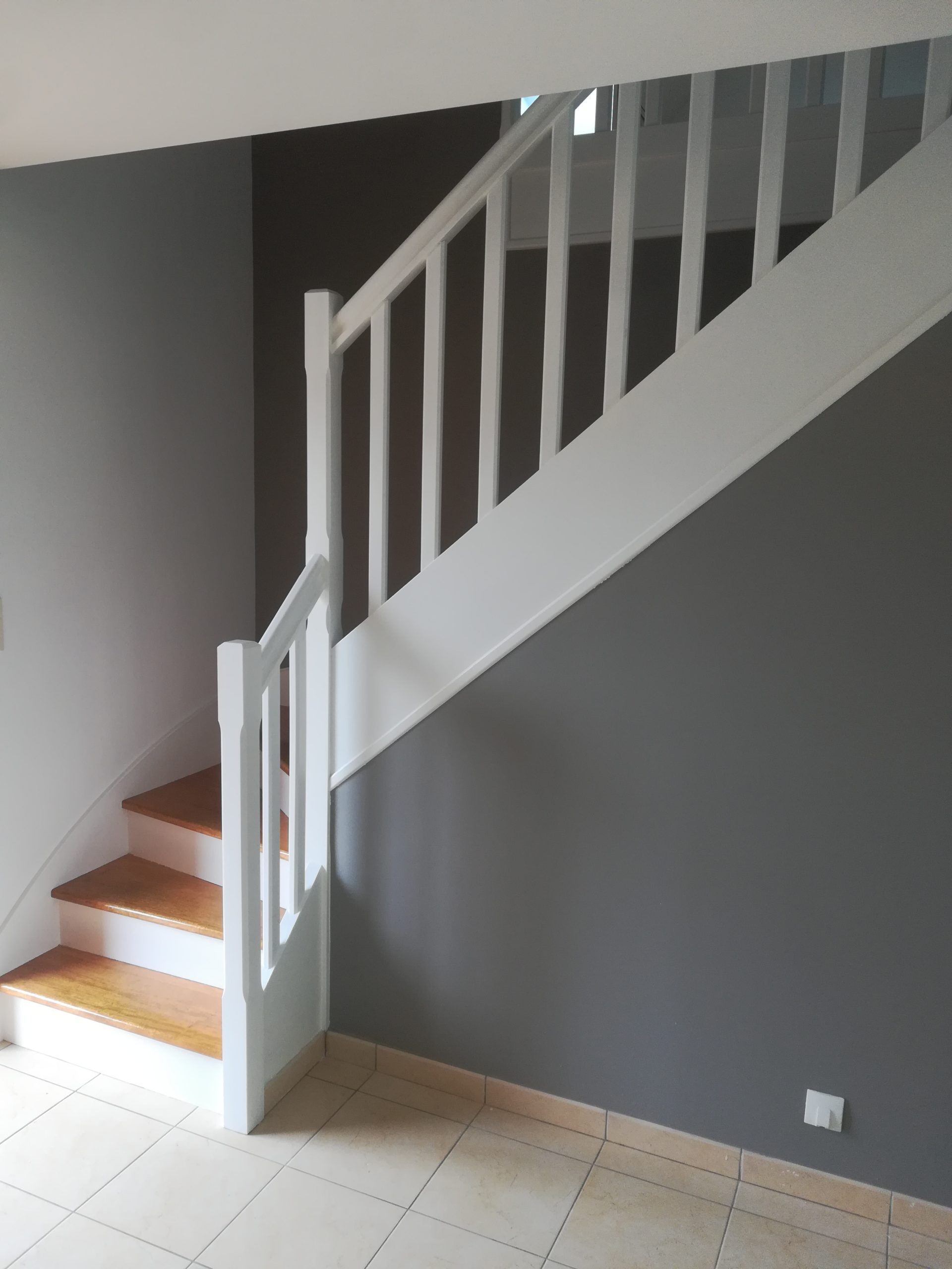 Escalier rénové, rénovation d'escalier en peinture, muzillac, vannes, damgan
